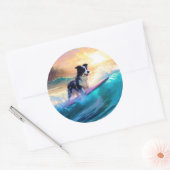 Sticker Rond Peinture de Surf sur Plage de Border Collie (Enveloppe)