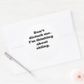 Sticker Rond Penser Au Ski (Enveloppe)