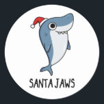 Sticker Rond Père Noël Jaws Funny Shark Christmas Pun<br><div class="desc">Père Noël Jaws Funny Shark Christmas Pun présente un requin qui a l'air vraiment mignon et charmante dans son chapeau santa. Un cadeau de Pun mignonne pour la famille et les amis qui aiment santa claus,  puns de noël.</div>