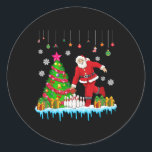 Sticker Rond Père Noël Jouer Bowling Christmas Tree Drôle Joueu<br><div class="desc">Père Noël Jouer Bowling Christmas Tree Drôle entraîneur joueur</div>