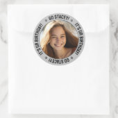 Sticker Rond Personnalisé Anniversaire Message, Nom et Photo (Sac)