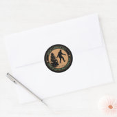 Sticker Rond Personnalisé Funny Sasquatch Emplacement et recher (Enveloppe)