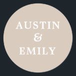 Sticker Rond Personnalisé Moderne Beige Mariage Classique Rond<br><div class="desc">Découvrez ces mignons autocollants modernes pour votre mariage. Ils ont un joli arrière - plan de couleur, un script mignon et des noms personnalisables pour la mariée et le marié pour ajouter leur propre nom. Customisez le texte comme vous voulez pour correspondre à votre vibe mariage. Parfait pour tous les...</div>
