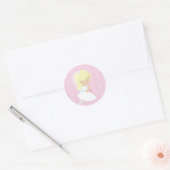 Sticker Rond Petite fille blonde, rose, première communion (Enveloppe)