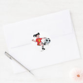 Sticker Rond Petite Fille Jouant Au Football (Enveloppe)