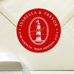 Sticker Rond Phare de Beach | Crimson à thème nautique<br><div class="desc">Des autocollants d'adresse de retour de couleur rouge Crimson,  conçus pour un mariage de style nautique. Ils présentent une illustration unique de style phare nautique entourée de vos informations.</div>