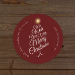 Sticker Rond Phoques d'enveloppe Red Very Joyeux Christmas Tree<br><div class="desc">Ce design d'enveloppes Red Very Merry Christmas Tree Seals présente un décor rouge foncé sophistiqué avec un mélange de lettrage en ivoire simple et de calligraphie classique associé à un style boho minimaliste qui établit un équilibre parfait entre une subtilité moderne propre et une élégance vintage. Embellister tout cela magnifiquement...</div>