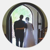 Sticker Rond Photo de la mariée Mariée quittant l'église (Devant)