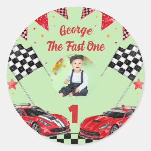 Sticker Rond Photo de voiture de course rouge et noire rapide p