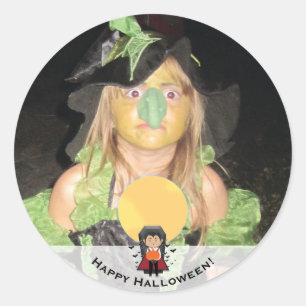 Sticker Rond Photo Happy Halloween de Little Dracula Vampire