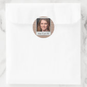 Sticker Rond photoframe sur polkadot blanc et marron (Sac)