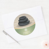 Sticker Rond Pierres de massage sur Spa de bois Sage Green (Enveloppe)