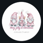 Sticker Rond Pink Christmas Gnome - Festive Holiday Fashion<br><div class="desc">Customisez avec tous les détails importants de,  y compris la date,  l'heure,  l'emplacement et l'information RSVP. Avec cela,  vous pouvez facilement transmettre le thème et l'humeur de l'événement.Cliquez sur Personnaliser pour modifier le texte. Objets correspondants dans notre magasin DesignDreamland</div>