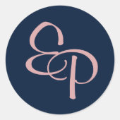 Sticker Rond Pink on Navy Script Monogramme Enveloppe Sceau (Devant)