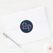 Sticker Rond Pink on Navy Script Monogramme Enveloppe Sceau (Enveloppe)