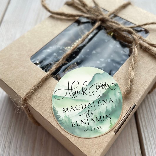 Sticker Rond Pins de montagne rustique Calligraphie Merci