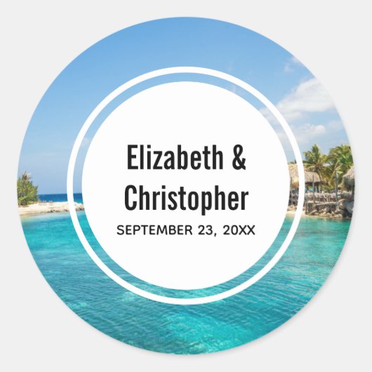 Sticker Rond Pittoresque plage tropicale avec Mariage de paillo (Devant)