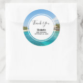 Sticker Rond Plage tropicale pittoresque avec huttes de chaume  (Sac)