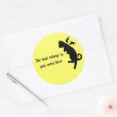 Sticker Rond Plaque-livre volant kitteh (Enveloppe)