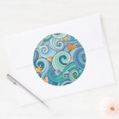 Sticker Rond Poisson Parmi Le Motif Des Vagues (Enveloppe)