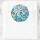 Sticker Rond Poisson Parmi Le Motif Des Vagues (Sac)