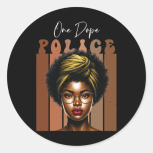 Sticker Rond Police noire africaine contre la reine de la mélan
