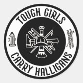 Sticker Rond Pompier féminin Filles toux portent des halligans (Devant)