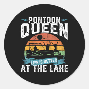 Sticker Rond Pontoon Queen Funny Bateau Lac Pontooning Femmes