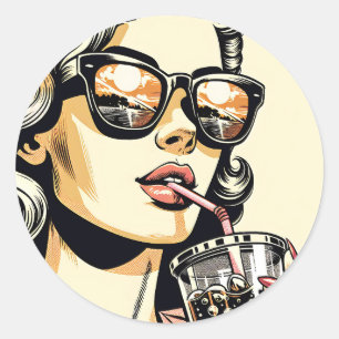 Sticker Rond Pop Art Comic Livre Jolie Femme Boire Soda