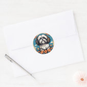 Sticker Rond Portrait De Chien Lhasa Apso Avec Fleurs (Enveloppe)