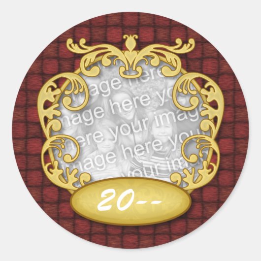 Sticker Rond Première photo personnalisée rouge de Noël du bébé (Devant)