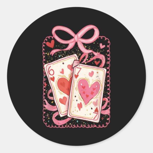 Sticker Rond Preppy 6 7 Valentine Couple Love Hearts Playing Ca (Devant)