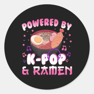 Sticker Rond Propulsé par Kpop et Ramen Kpop Kawaii Anime Gift