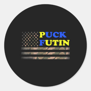 Sticker Rond Puck Futin debout avec le drapeau de l'Ukraine Amé