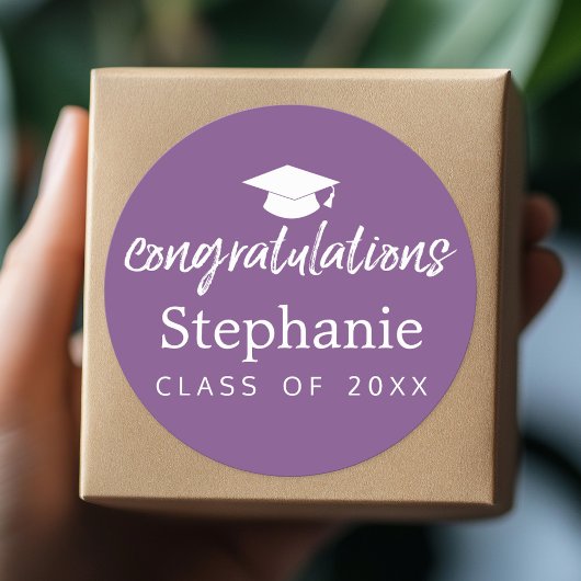 Sticker Rond Purple Graduation Cap félicitations script moderne