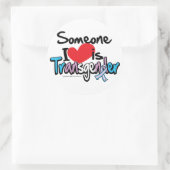 Sticker Rond Quelqu'un que j'aime est transgenre (Sac)