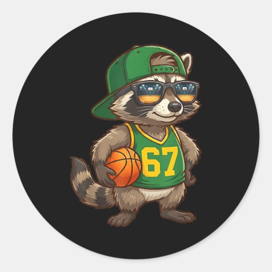 Sticker Rond Raccoon Basketball 67 Gen Alpha Slang Srts Men Boy (Devant)