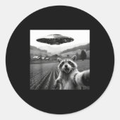 Sticker Rond Racoon Selfie With Alien Ufo Funny Racoon Alien Bi (Devant)
