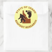 Sticker Rond Recherche sur l'état de l'Idaho Bigfoot (Sac)