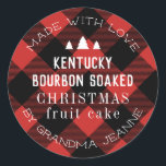 Sticker Rond Red Buffalo Plaid Christmas Tree Cadeau<br><div class="desc">La touche finale parfaite pour vos cadeaux de vacances,  cet autocollant personnalisé présente des formes d'arbre de Noël blanc au-dessus facile à modifier texte sur un arrière - plan à motif de buffle rouge et noir.</div>