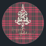 Sticker Rond Red Buffalo Plaid Christmas Tree Joyeuses Vacances<br><div class="desc">Arbre de Noël sur rouge et noir sur arrière - plan de buffle plaid.</div>