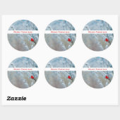 Sticker Rond Red Cardinal dans Winter Nature Photo de Christmas (Feuille)