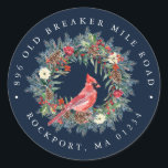 Sticker Rond Red Cardinal Wreath Christmas Return Adresse Label<br><div class="desc">Ajoutez une touche spéciale à vos enveloppes d'hiver ou de Noël. Conçu pour être coordonné avec la collection Elegant Christmas Wreath et Cardinal. Un cardinal rouge est niché dans une couronne de pin traditionnelle ornée de baies, de pinecones et de fleurs. Votre adresse est écrite au-dessus et au-dessous du bouquet...</div>