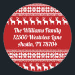 Sticker Rond Red Christmas Reindeen Snowflake Adresse de retour<br><div class="desc">Belles étiquettes d'adresse de retour de Noël rouge avec de jolis rennes et des flocons de neige blancs sur un mignon motif de vacances rétro. Customisez vos cartes en utilisant ce sceau d'enveloppe de classe.</div>