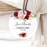 Sticker Rond Red Tropical and Romantic Love & Merci Mariage<br><div class="desc">Cet autocollant rouge tropical et romantique d'amour et de grâce mariage classique rond est parfait pour un mariage de destination. Le design artistique bordo marsala présente des roses d'aquarelle,  verts,  roses,  bordeaux et roux assortis de verdure bien disposés dans un bouquet de fleurs gracieux et radieux.</div>