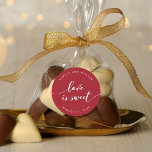 Sticker Rond Relax Script Love is Sweet Editable Color Mariage<br><div class="desc">Un autocollant de faveur de mariage avec les mots "l'amour est doux" dans un script de relaxation cursive en blanc contre une couleur arrière - plan modifiable (cliquez sur personnaliser pour accéder). Personnalisez-le en remplaçant le texte de l'espace réservé. Pour plus d'options comme changer la police et sa taille/couleur, développer...</div>