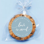 Sticker Rond Relax Script Love is Sweet Editable Color Mariage<br><div class="desc">Un autocollant de faveur de mariage avec les mots "l'amour est doux" dans un script de relaxation cursive en blanc contre une couleur arrière - plan modifiable (cliquez sur personnaliser pour accéder). Personnalisez-le en remplaçant le texte de l'espace réservé. Pour plus d'options comme changer la police et sa taille/couleur, développer...</div>