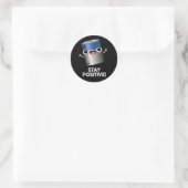 Sticker Rond Rester Positif Funny Battery Pun Dark BG (Sac)