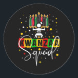 Sticker Rond Retro Happy Kwanza Christmas African American Cand<br><div class="desc">Retro Happy Kwanza Noël Africain-Américain bougies</div>