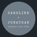 Sticker Rond Rétro minimaliste bleu foncé Mariage de machine à<br><div class="desc">Police minimaliste Retro Mariage personnalisé Sticker rond classique en bleu foncé Dusty</div>